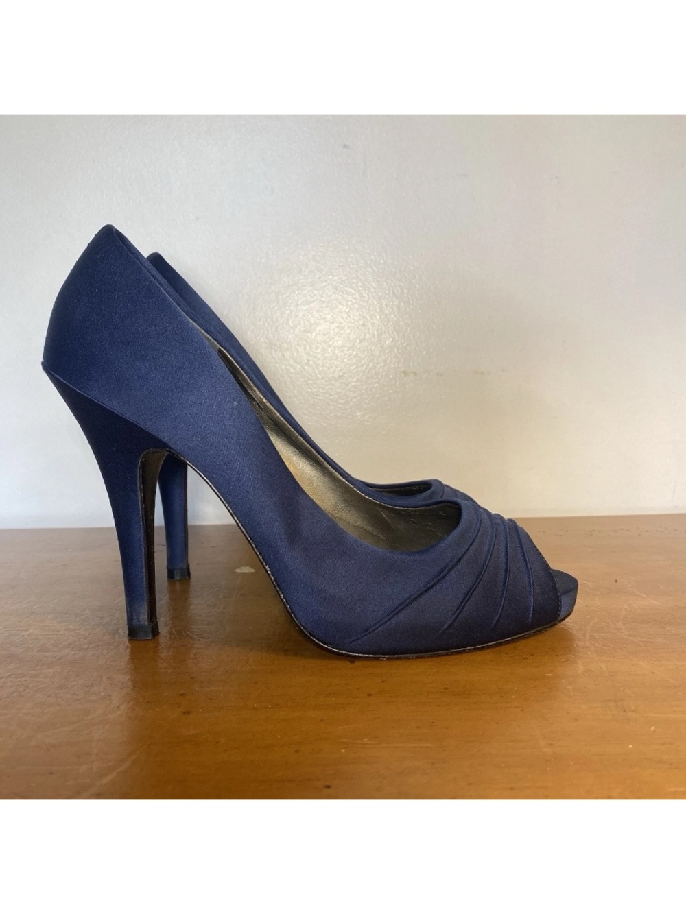 Touch Of Nina Women’s 8 Navy Satin Leather Peep-Toe Pumps 4.5 Inch High Heels